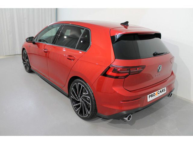 Volkswagen Golf 8 2.0 TSI