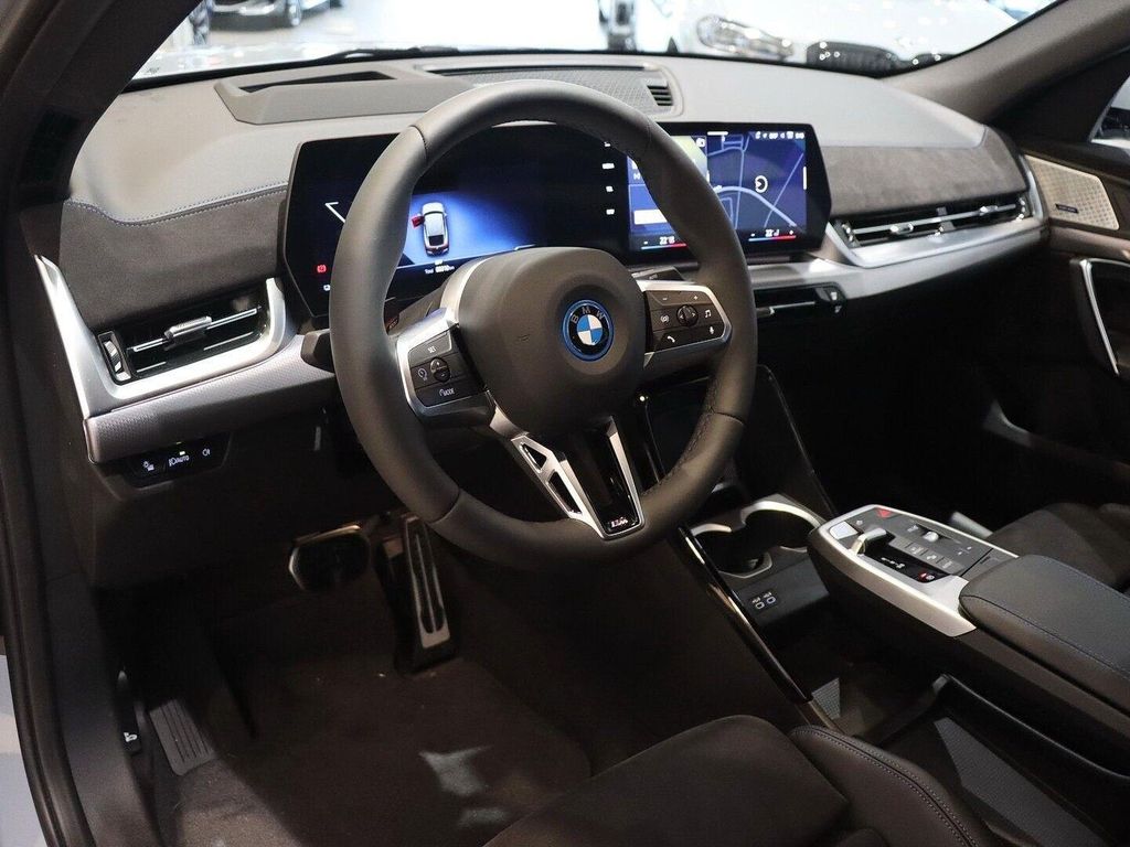 BMW iX2 xDrive30