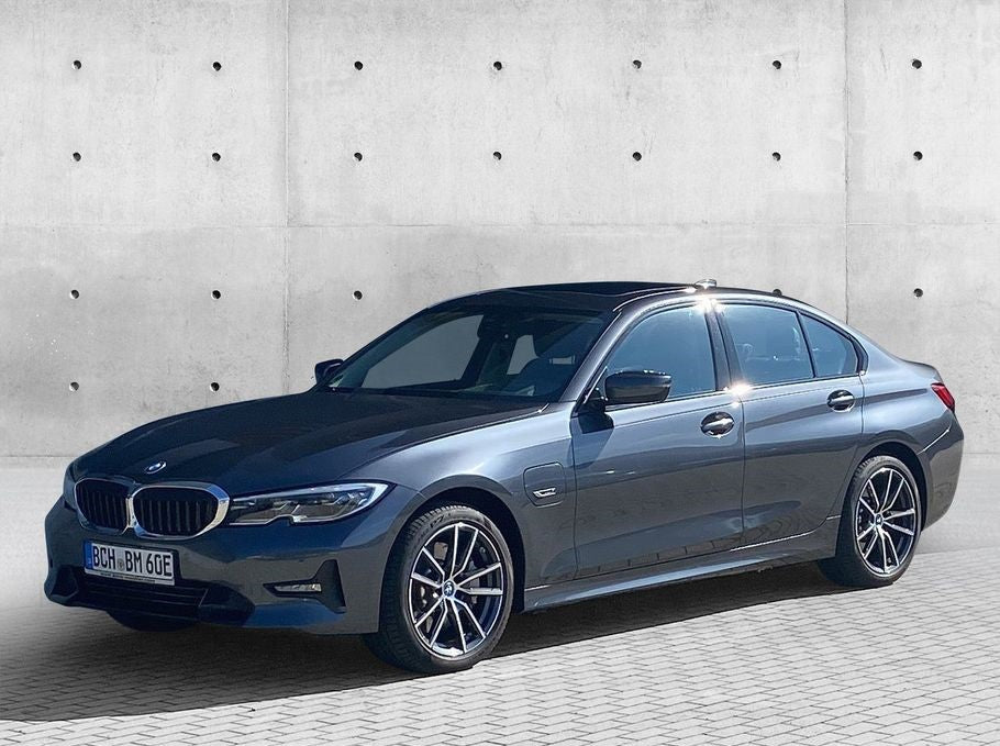 BMW 330e xDrive Sport Line