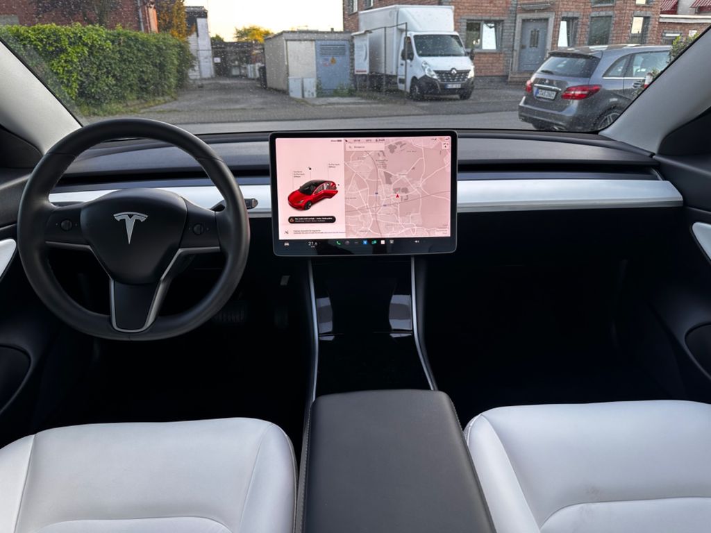 Tesla Model 3 Standard Range Plus RWD