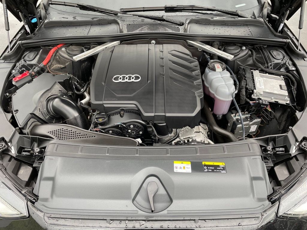 Audi A4 35 TFSI Avant S-line