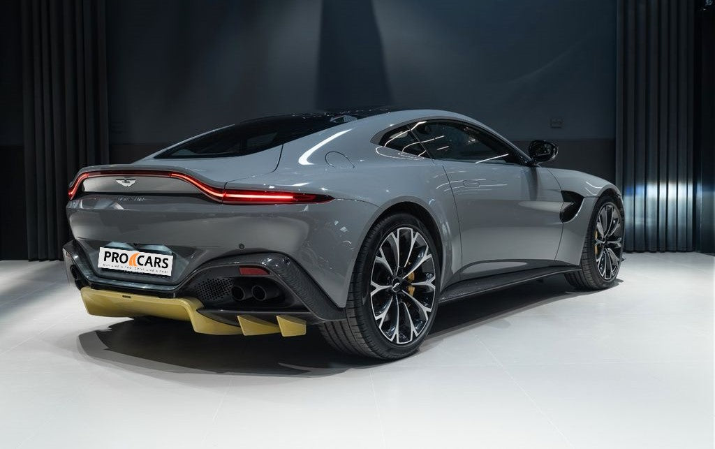 Aston Martin Vantage 4.0 V8