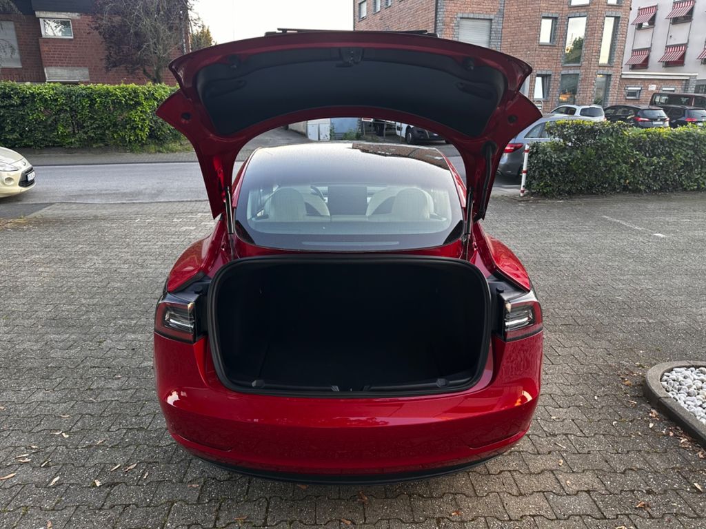 Tesla Model 3 Standard Range Plus RWD