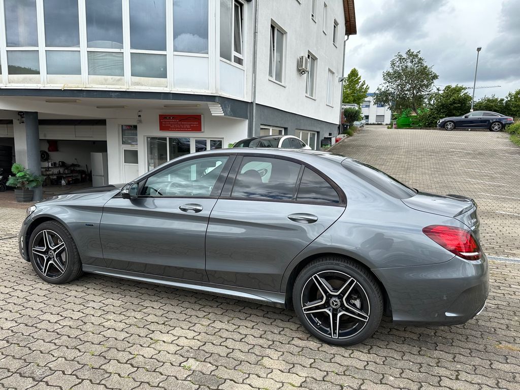 Mercedes-Benz C 300e AMG