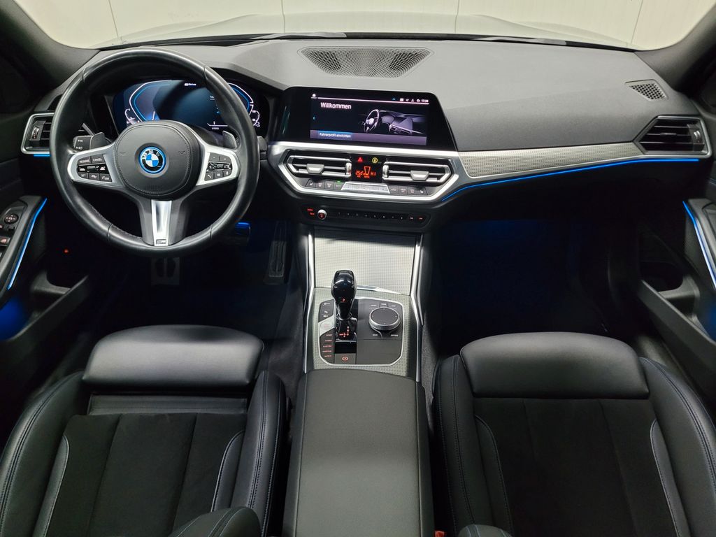 BMW 330e xDrive M Sport