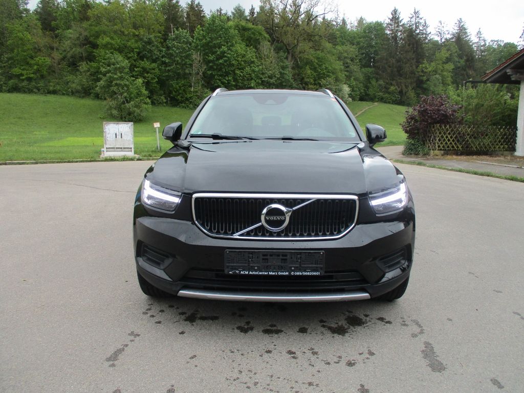 Volvo XC40 Momentum Pro