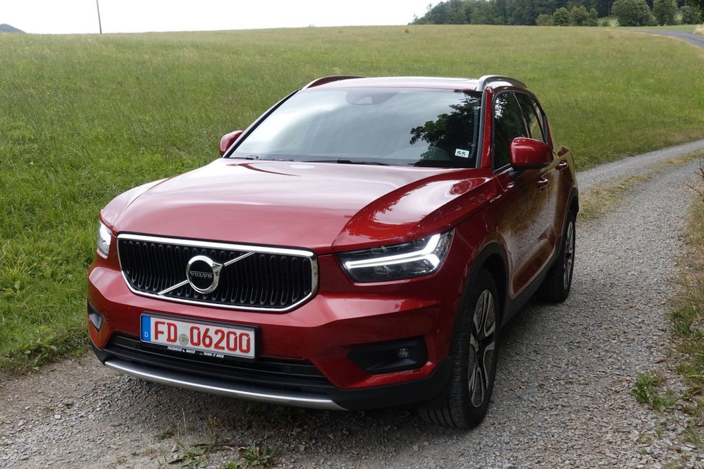 Volvo XC40 D4 AWD Momentum Pro