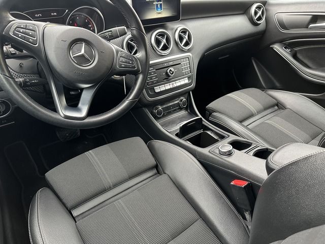 Mercedes-Benz A220d