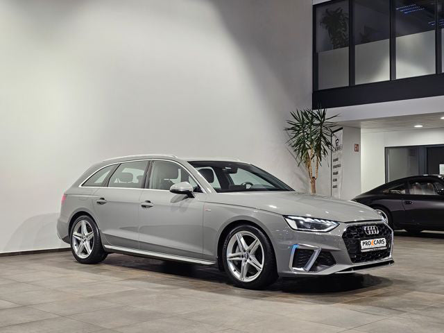 Audi A4 40 TDI Quattro S-Line Matrix