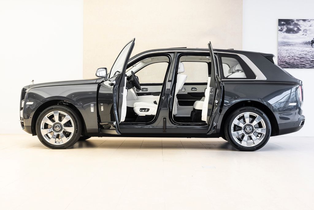 Rolls-Royce Cullinan V12